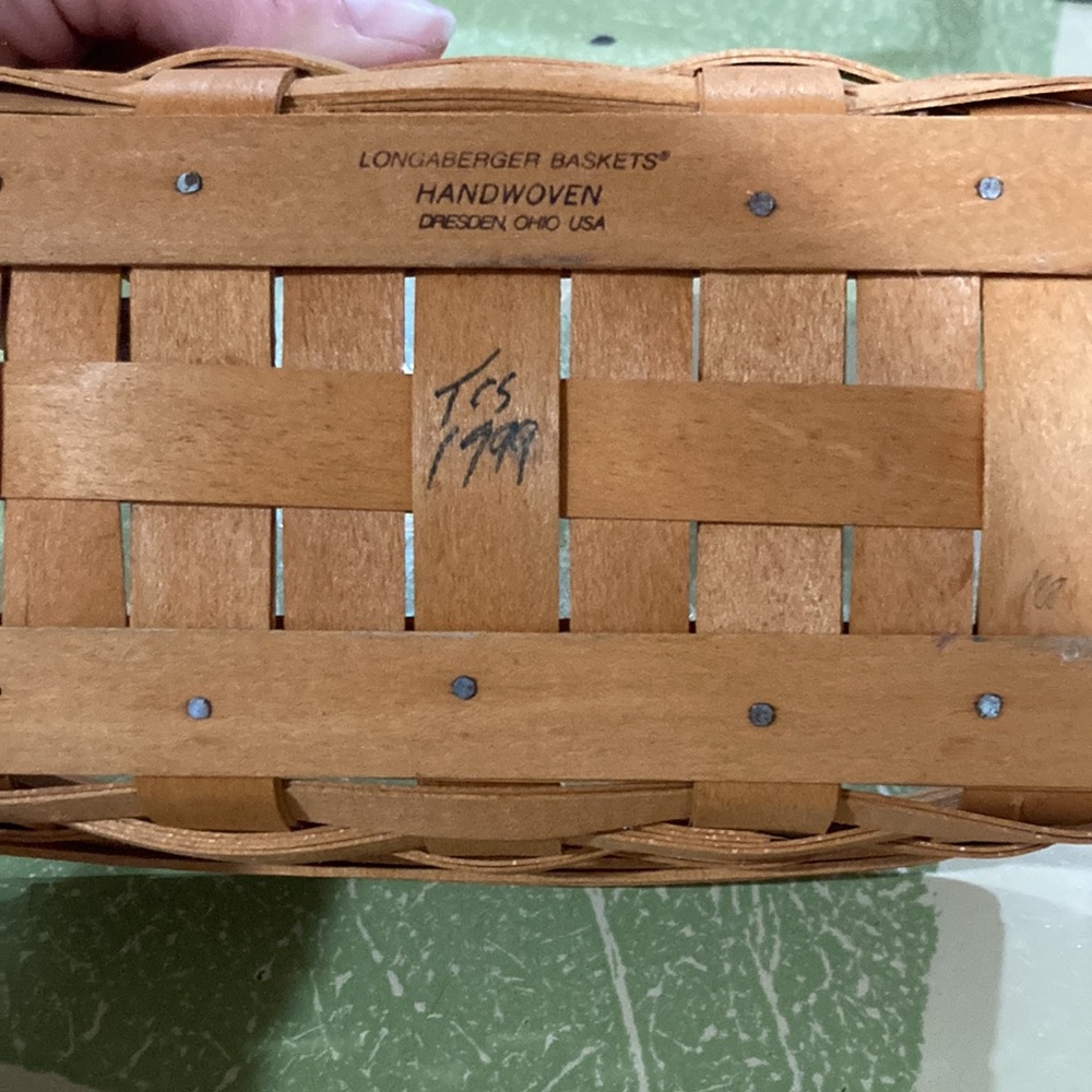 2   Longaberger baskets. - Picture 4 of 5